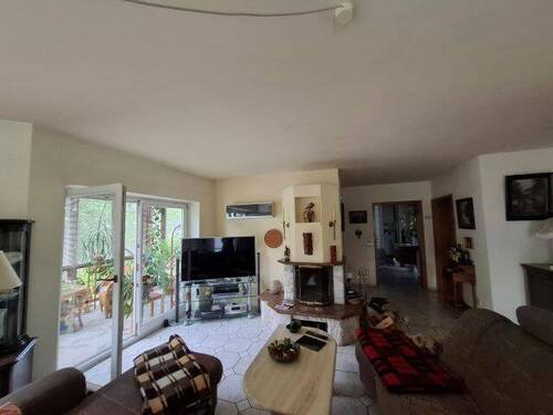 Wohnzimmer mit Kamin - 