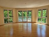 neue bodentiefe Fenster - Zentral. Ruhig. Provisionsfrei. Ihre 2-Zimmer-Wohlfühloase mit Blick ins Grüne