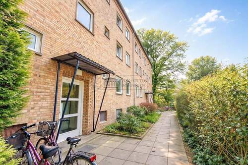 Außenansicht - Sanieren, vermieten, profitieren - 2,5 Zimmer mit Zukunft