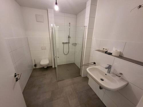 Modernes Duschbad.jpg - 