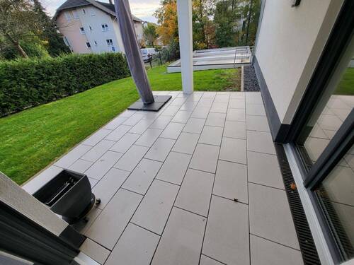 Große überdachte Terrasse.jpg - 2 Zimmer Etagenwohnung in Menden