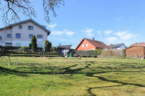 Blick auf Nachbarhaus - Grundstück zum Kaufen in Heidenrod