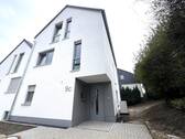 Hauseingang - Energieeffiziente Doppelhaushälfte in Wetter: Modernes Wohnen mit vielen Gestaltungsmöglichkeiten