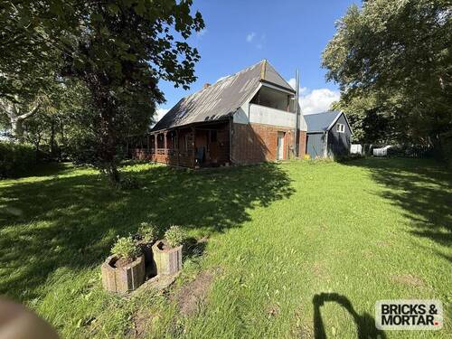 Hausansicht vom Vorgarten - 6 Zimmer Einfamilienhaus zum Kaufen in Westre