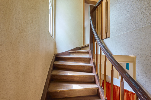 Treppenaufgang ins Obergeschoss - 