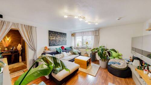 Wohnzimmer - Etagenwohnung mit 70,00 m&sup2; in Ingolstadt zum Kaufen