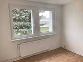 Wohnzimmer - 3 Zimmer Etagenwohnung zur Miete in Magdeburg