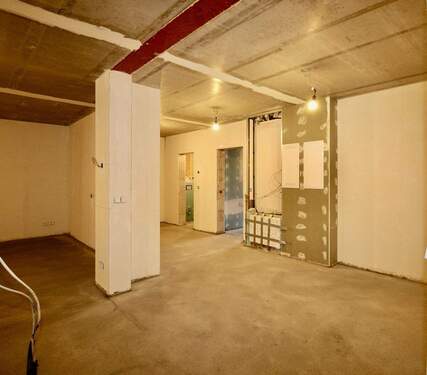 Wohnzimmer und Flur - Etagenwohnung mit 95,00 m&sup2; in Radebeul zum Kaufen