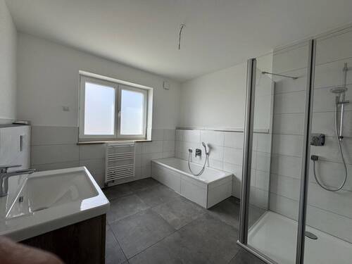 Bad:WC - Büro mit 68,00 m&sup2; in Aichach zur Miete