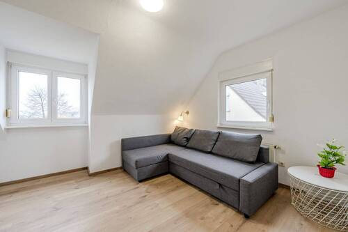 Wohnen - Charmante 2,5-Zimmer-Dachgeschosswohnung in ruhiger Lage von Zuffenhausen