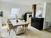 Essbereich/Küche - Exklusive, neuwertige DG-Maisonette Wohnung mit Weitblick am Fuße des Killesbergs