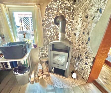 Zweiter Kamin im Bürobereich (EG) - 