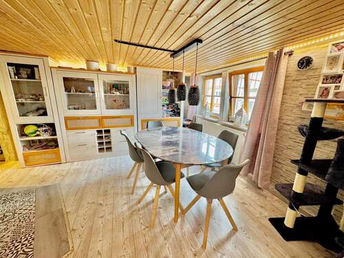 Wohn- und Esszimmer mit Kamin im EG (1) - 