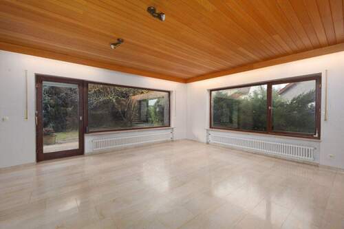 Wohnzimmer EG - Einfamilienhaus mit 247,70 m&sup2; in Pforzheim / Sonnenberg zum Kaufen