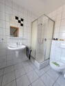 Gästebad mit Dusche - 