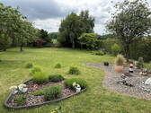 Garten und Blick über das Feld - 5 Zimmer Einfamilienhaus in Niedersachsen - Pattensen