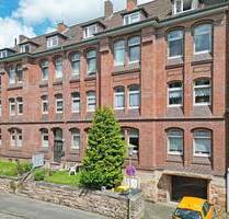Sehr großzügige 4-Zimmer-Wohnung in charmantem Altbau unterhalb des Weinbergs - Kassel Süd