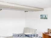 P1570403-1 - 