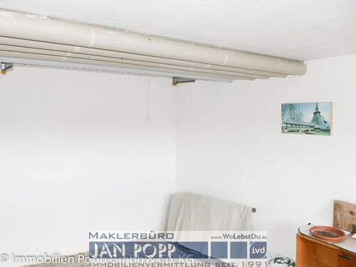 P1570403-1 - 