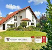 Sofort einziehen Architektenhaus mit sonniger Terrasse, zwei Garagen und idyllischem Gartenbereich - Windischleuba