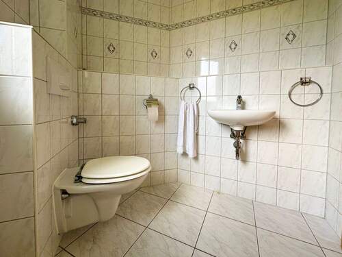 Tageslicht-Gäste-WC - 