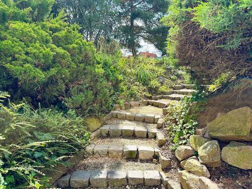 Schön angelegter Garten - 