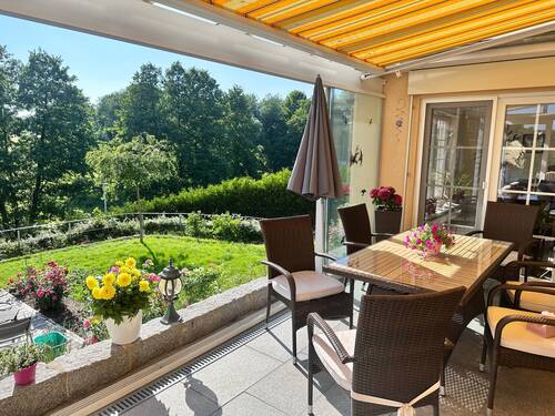 Blick aus dem Wintergarten Eigentümer - Terrassenwohnung mit 183,00 m&sup2; in Dresden zum Kaufen