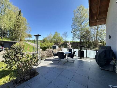 Terrasse vor dem Haus - 