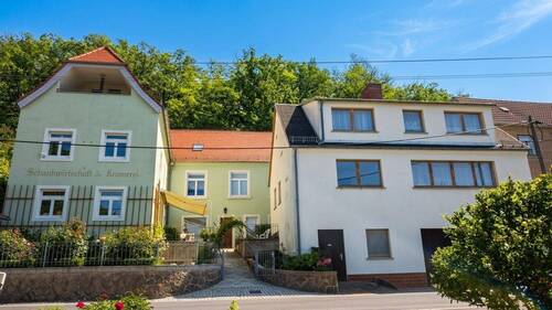 Gesamtansicht der beiden Häuser - Idyllisches Zweifamilienhaus an der Sächsischen Weinstraße!