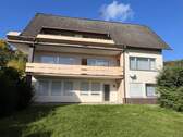 Rückansicht - Großes 3-Familienhaus mit unverbaubarem Ausblick!