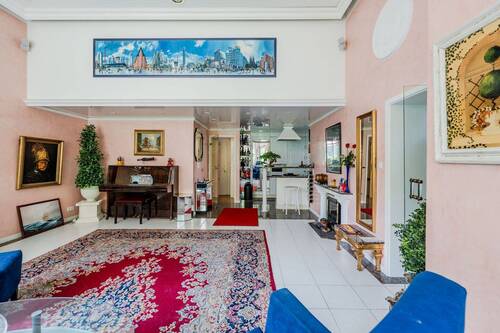 Einzigartiges Raumgefühl mit offener Wohnküche - 