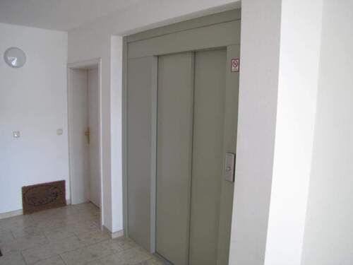 Aufzug - Etagenwohnung mit 54,20 m&sup2; in Rostock zum Kaufen