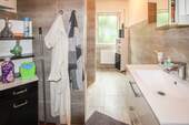 Badezimmer EG links - 