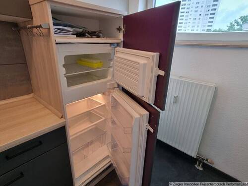 12 Einbauküche, Kühlschrank - 