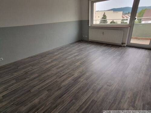 02 Wohn- u Essbereich b - 2 Zimmer Etagenwohnung zur Miete in Weinheim
