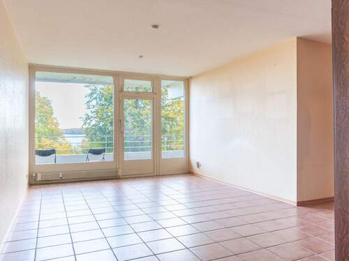 Wohn-/ Esszimmer - 2 Zimmer Etagenwohnung zum Kaufen in Kiel