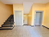 4 Eingangsbereich mit Fahrstühlen - Etagenwohnung mit 96,70 m² in Göttingen zum Kaufen