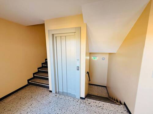 5 Aufzug - Treppenhaus - 