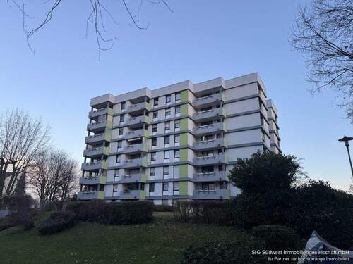 Hausansicht - Top - Lage - Ruhige 2-Zi.-Wohnung mit großer Terrasse, Blick ins Grüne & TG-Garage in Maximiliansau