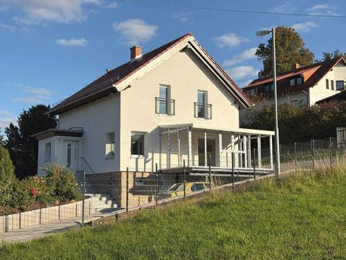 Hausansicht - 4 Zimmer Einfamilienhaus zum Kaufen in Hermsdorf