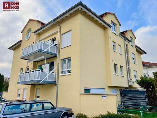 Haus - OF-Rumpenheim: Attraktive 3-Zi-DG-Wohnung mit großem Wohnbereich und Balkon mit Weitblick