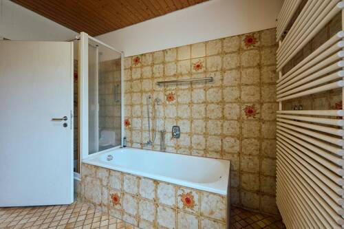 2. Obergeschoss, Bad - 