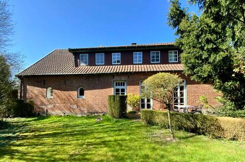 Seitenansicht - 9 Zimmer Einfamilienhaus in Jever