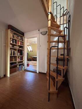 Wendeltreppe zum Dachboden - 