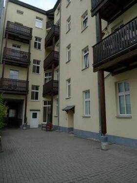 Hinterhof - Geräumige 2-Raum-Wohnung mit Balkon