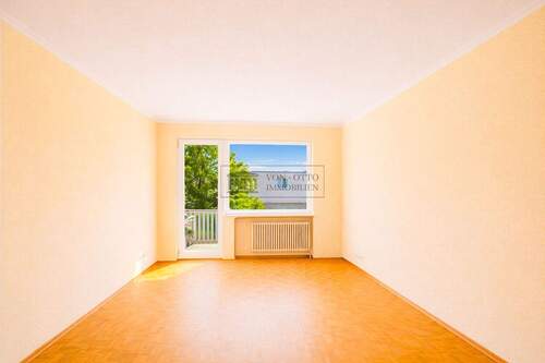 Wohnzimmer zum Wohlfühlen - 2 Zimmer Etagenwohnung zum Kaufen in Hamburg