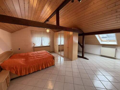 Zimmer 2 im Dachgeschoss - 