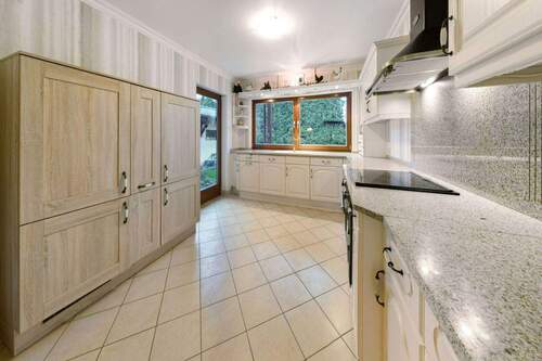 Küche - Einfamilienhaus mit 252,10 m&sup2; in Niederkassel zum Kaufen