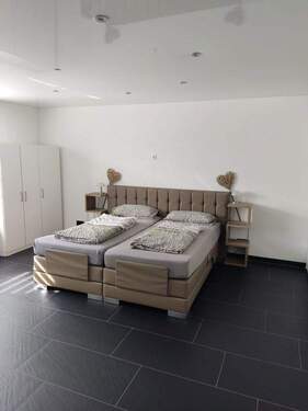 Schlafzimmer Bild 1 - 4 Zimmer Einfamilienhaus zum Kaufen in Euerbach