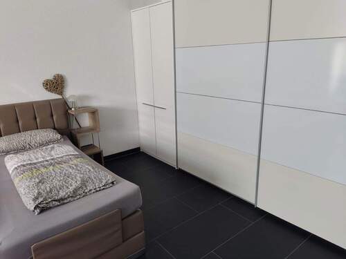 Schlafzimmer Bild 2 - 4 Zimmer Einfamilienhaus in Euerbach